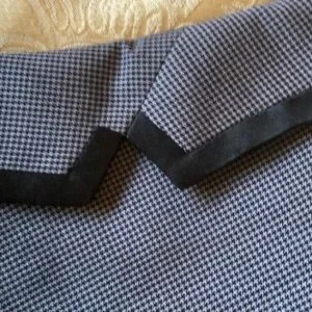 H&M Light Gray Men's Blazer with Black Trim - Picture 16 of 16